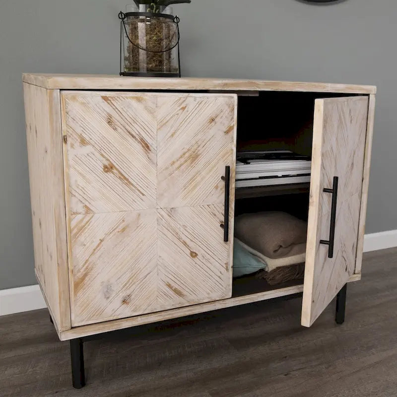 Modern Farmhouse Rustikaler Akzentschrank