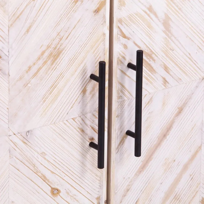 Modern Farmhouse Rustikaler Akzentschrank