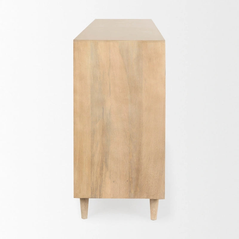 Hellbraunes Massivholz-Sideboard mit gemusterten Türen – 71.75B x 30H x 15T