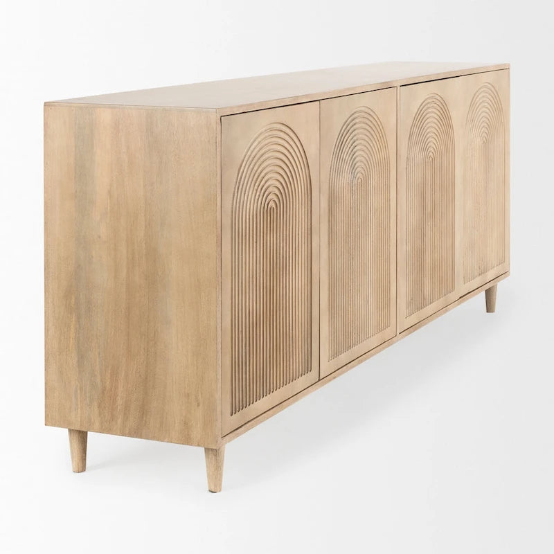 Hellbraunes Massivholz-Sideboard mit gemusterten Türen – 71.75B x 30H x 15T